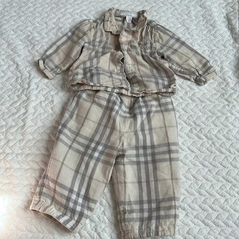 Burberry baby set